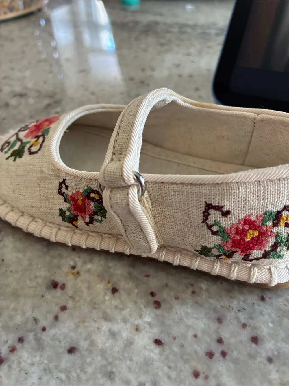 ZARA Cream Floral Embroidered Mary Jane Shoes
